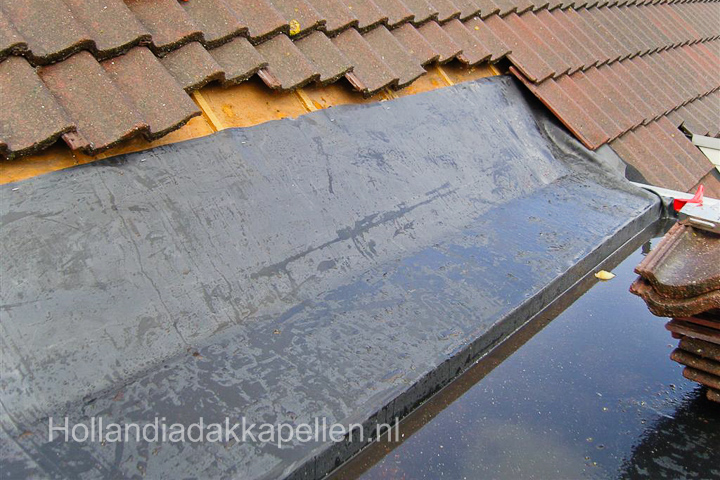 dakkapel maken - Het EPDM dak van een net gemaakte dakkapel
