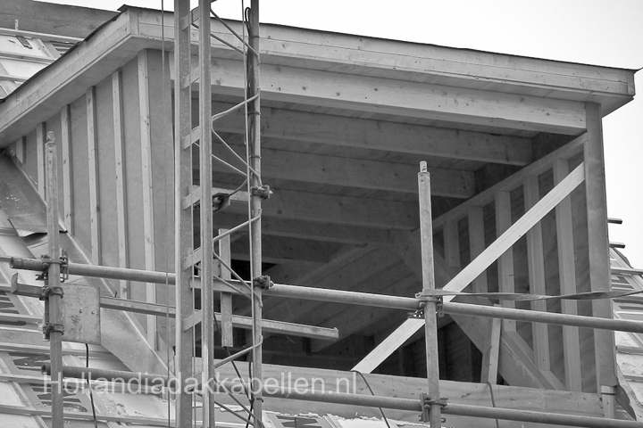 kunststof dakkapel - bouw van dakkapel op dak - kunststof-dakkapel-houten-elementen.jpg